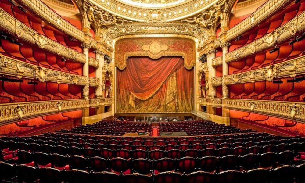 Concert and theatre hall lighting system